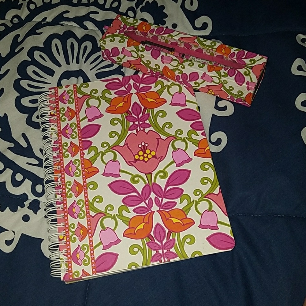 NWOT Vera Bradly Agenda NB & Pen Set